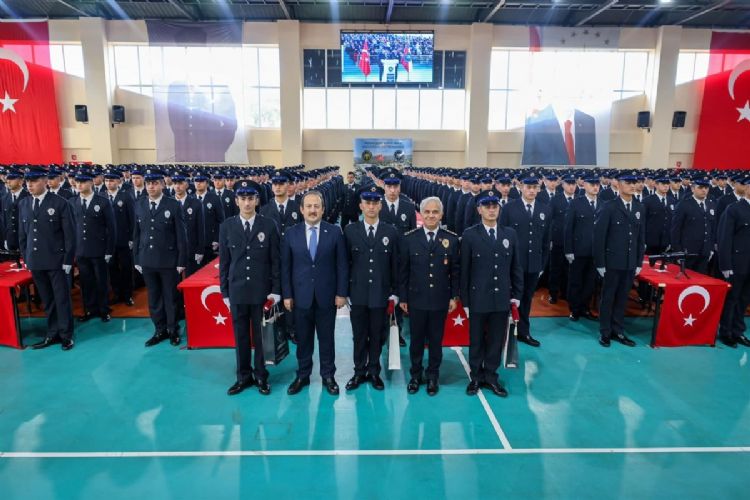 Mersin’de 446 polis adayı mezun oldu