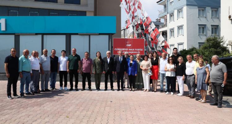 BAŞKAN SEÇER, CHP ANTALYA İL BAŞKANLIĞI’NI ZİYARET ETTİ