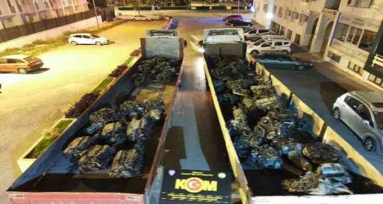 Mersin'de yasa dışı yollardan ülkeye sokulan 53 adet araç motoru ele geçirildi
