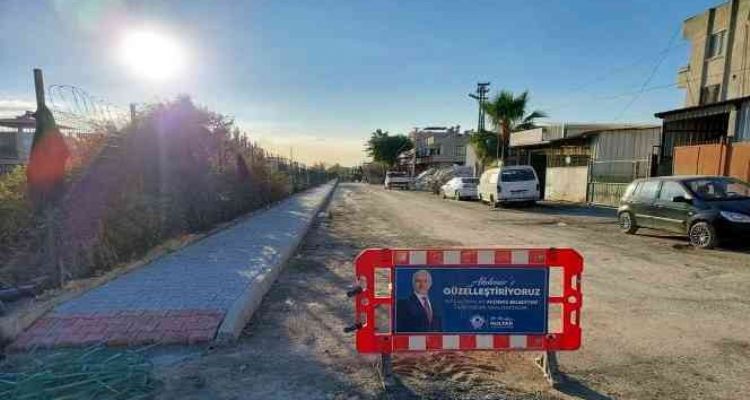 Akdeniz'de asfalt çalışmaları sürüyor