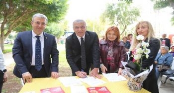 Başkan Tarhan, ‘Doğa Dostu Belediye Başkanı Taahhütnamesi’ni imzaladı