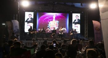 Büyükşehir Belediyesinin yaz konserleri sürüyor