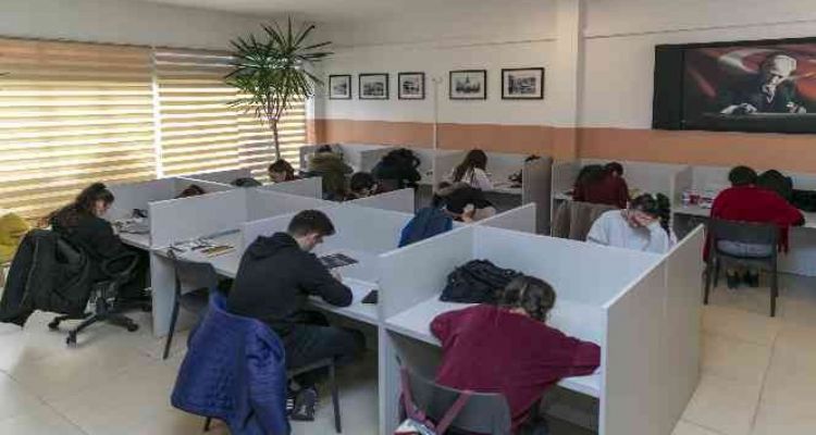 Öğrenci Çalışma Merkezinde çay, kahve ve internet ücretsiz