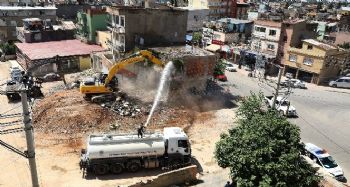 Mersin’de trafiğin rahatlatılmasına yönelik çalışmalarına devam ediyor