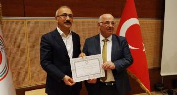 KALKINMA BAKANI ELVAN VE AK PARTİ MERSİN MİLLETVEKİLLERİ MAZBATASINI ALDI