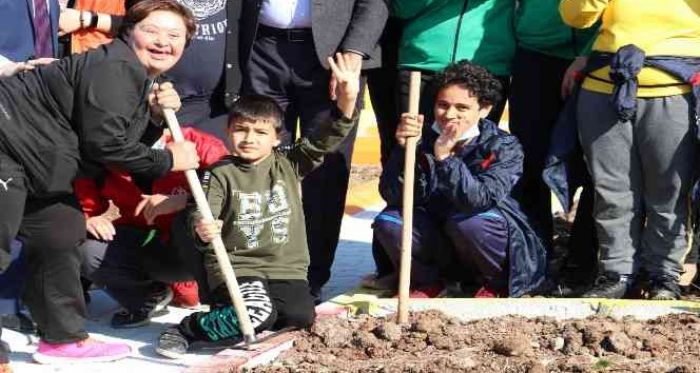 Toroslar Belediyesinden ‘Engelsiz Tarım Bahçesi'