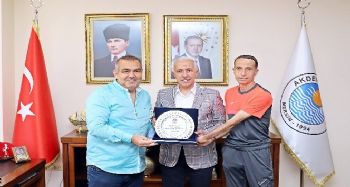 TÜFAD'dan Başkan Gültak'a plaket