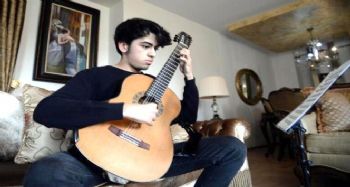 Genç yetenek Barkan Canbolat, dünyanın en iyi 4'üncü gitaristi oldu