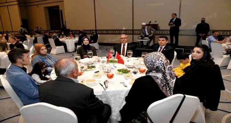 Vali Su, şehit yakınları ve gazilerle iftarda buluştu