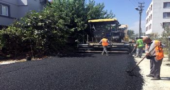 Akdeniz'de asfalt yama ve yol açma çalışmaları sürüyor