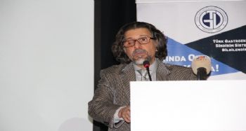 Prof. Sezgin: “Bolca yiyip karnımızı şişiriyoruz. Mide reflü olmasın da ne olsun?"