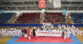 2 BİN SPORCU 15 TEMMUZ ŞEHİTLERİ ANISINA YARIŞTI