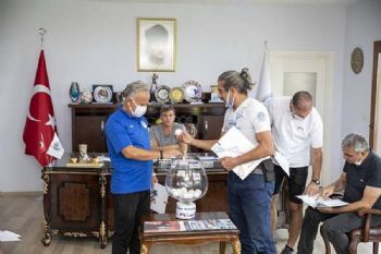 Büyükşehir’in Veteranlar Naftalin Ligi İçin Kuralar Çekildi