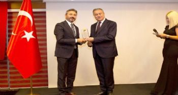 Vali Su'ya, Gümüş Kariyer Ödülleri ‘Bürokrat’ kategorisinde ödüle layık görüldü