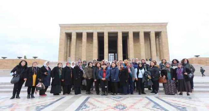 Mezitli'nin üretici kadınları Anıtkabir'i ziyaret etti