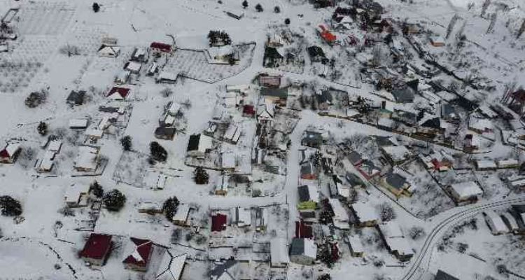 Toroslar beyaza büründü, gezmeye gelenler karın keyfini çıkardı