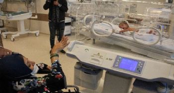 O artık dünyanın en mutlu ‘cam’ annesi