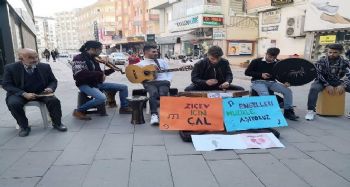Engelleri müzikle aşıyorlar