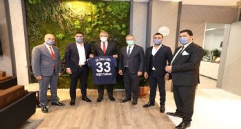Başkan Tarhan'dan İçel İdmanyurdu'na bayraklı destek