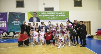 MEÜ Mersin Büyükşehir Belediyesi Kadın Basketbol Takımı, play-off'a bir adım daha yaklaştı