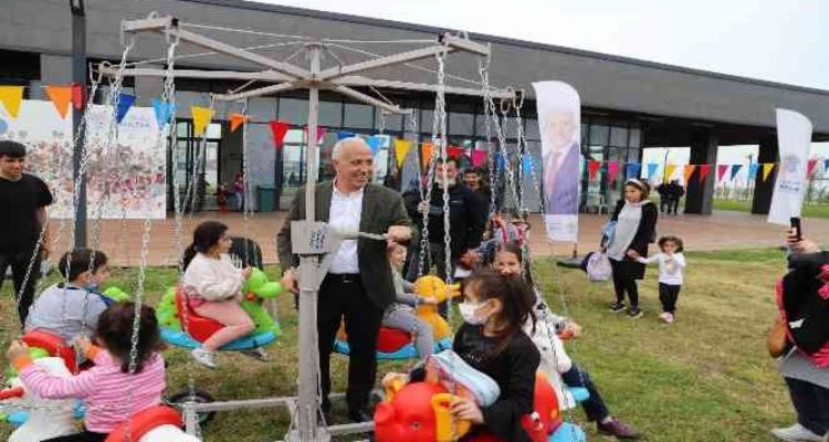 Akdeniz Belediyesinin düzenlediği Çocuk Şenliği başladı