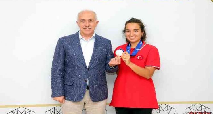 Miray, Mersin'i yine gururlandırdı