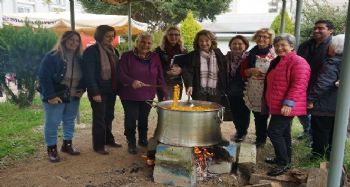 Mezitli'nin gönüllü kadınları, turunç reçeli yaparak kız çocuklarını okutuyor