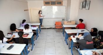 Mersin'de ön lisans öğrencilerinin eğitim yardımı başvuruları başladı