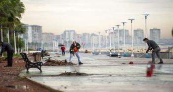 Mersin'de yoğun yağışın izleri siliniyor