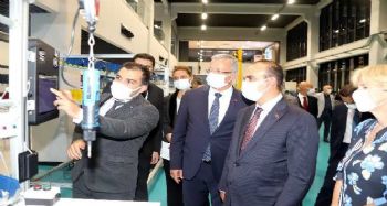 Sanayi ve Teknoloji Bakan Yardımcısı Kacır: "Pek çok sektörde dünyanın önemli üretim üslerinden biriyiz"