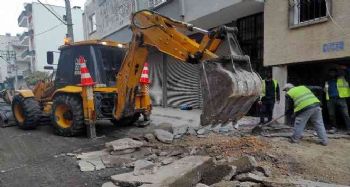 Akdeniz'de yol açma ve asfalt çalışmaları sürüyor