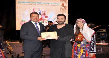 SİLİFKE’DE HALİL SEZAİ RÜZGARI ESTİ
