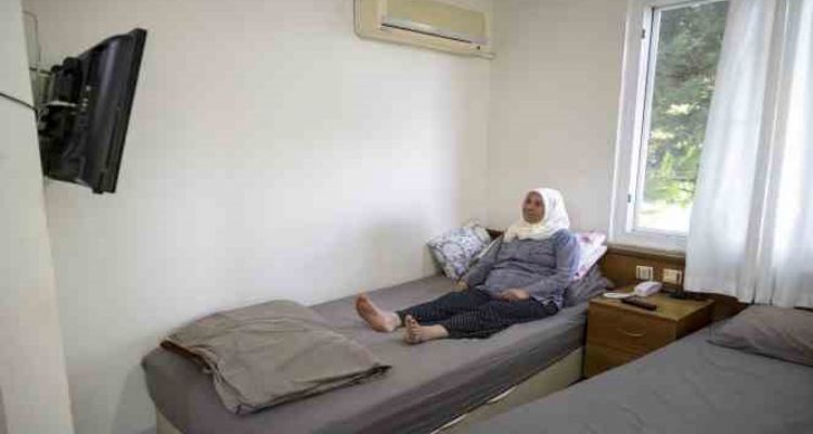 Mersin'deki Refaketçi Evi misafirlerini ağırlamaya devam ediyor