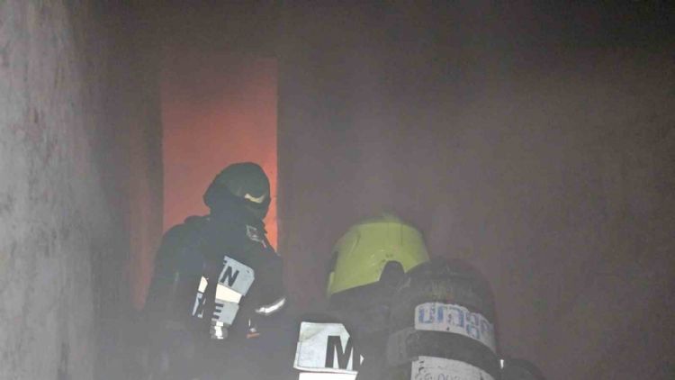 Mersin’de ev yangını ekiplerin müdahalesiyle söndürüldü