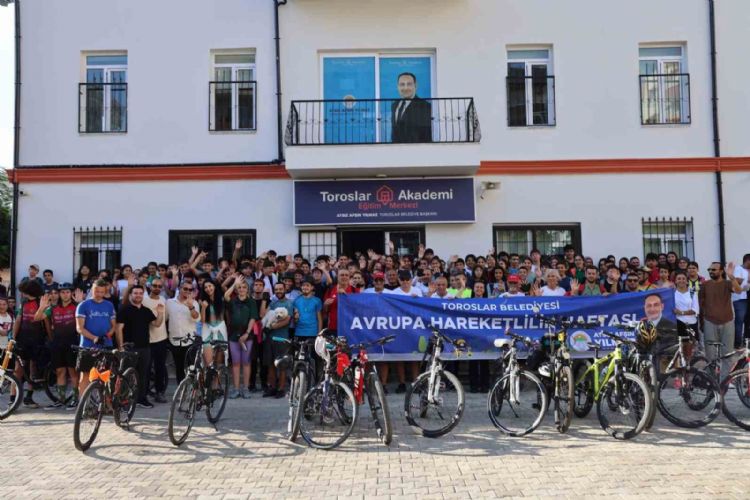 Toroslar’da bisikletli sürüş ve arabasız gün etkinliği yapıldı