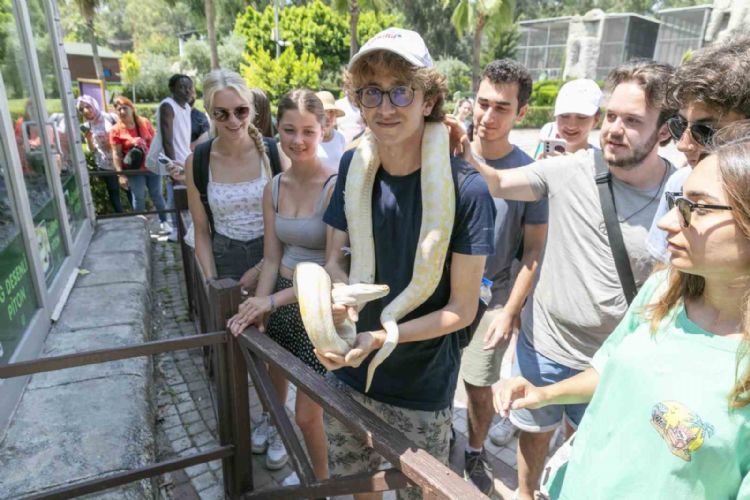 Değişim programıyla gelen öğrenciler Mersin’in güzelliklerine doyamadı