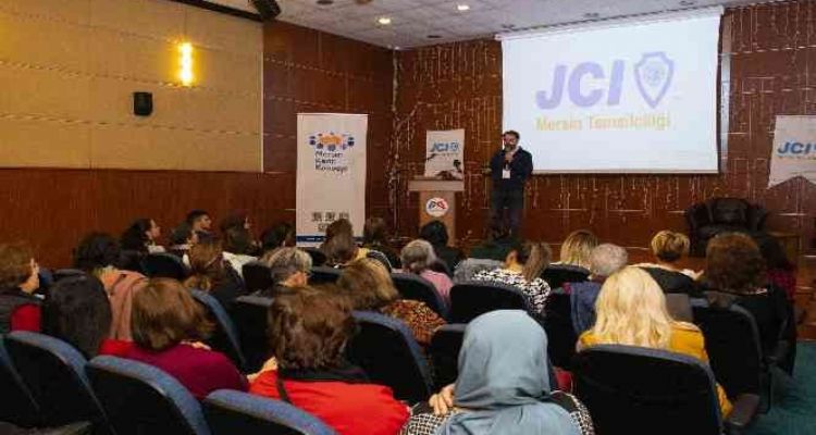 Üretici kadınlara ‘dijital pazarlama eğitimi’ verildi