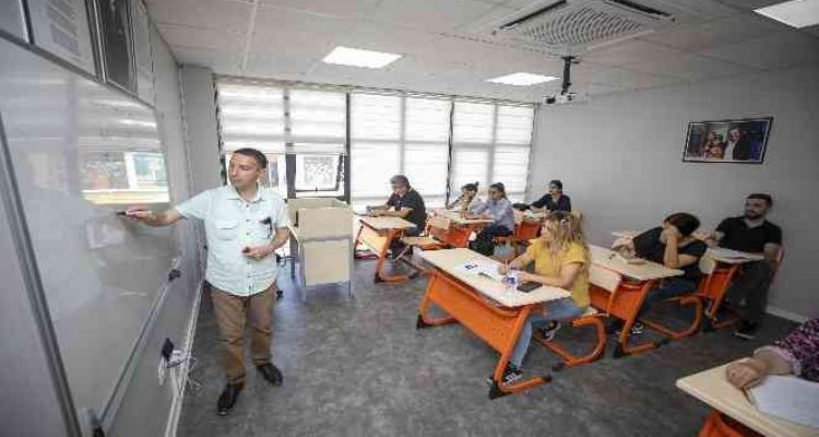MERCEK'te dil kurslarına yoğun ilgi