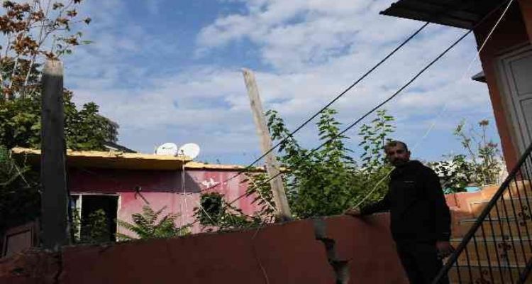‘Gizemli ev’ harabeye döndü, haberler mahalleliyi kızdırdı