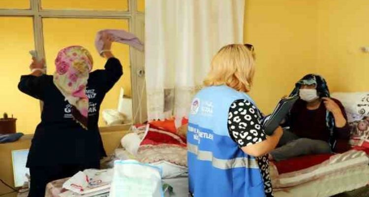 Akdeniz Belediyesinin 'Evde bakım' hizmeti devam ediyor