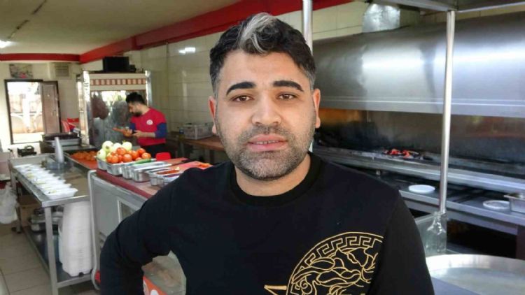 Garson, Heimlich manevrasıyla yaşlı adamın hayatını kurtardı
