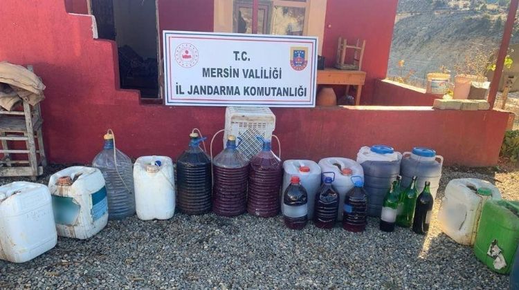 Mersin’de 325 litre sahte içki ile kaçak makaron ele geçirildi