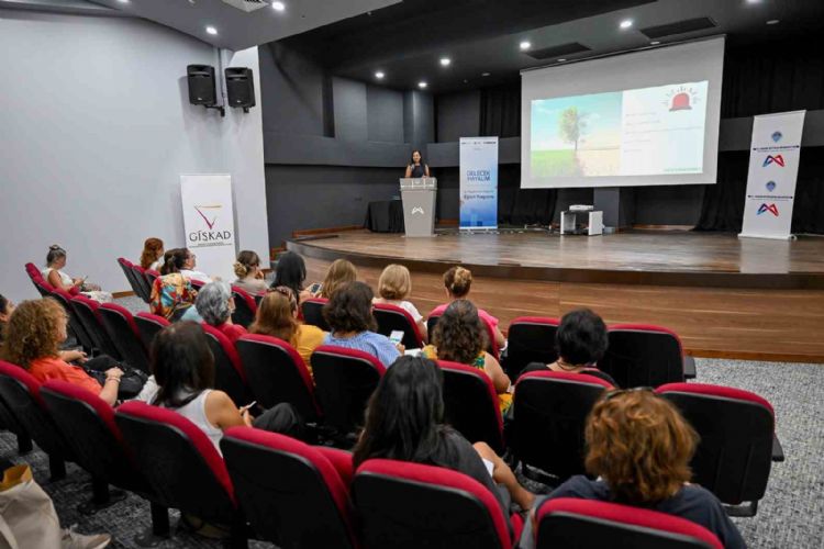 Mersin’de kadınlara iş hayatı için farkındalık eğitimi