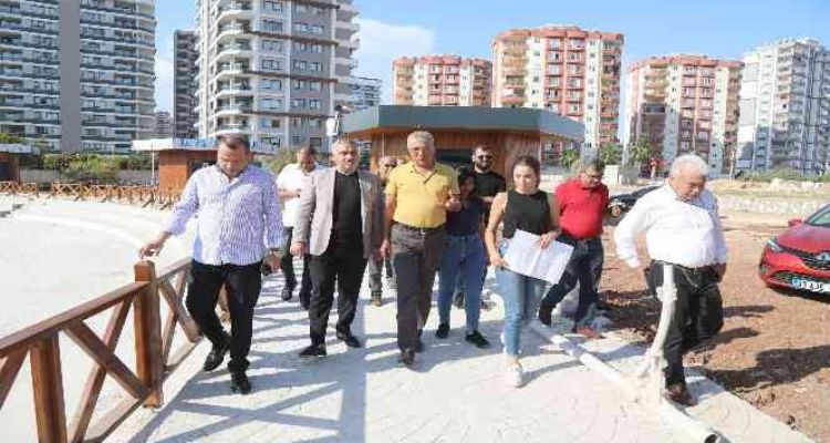 İş insanlarından Otizm Köyüne 100 bin liralık destek