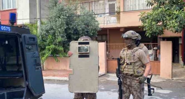 Mersin'de FETÖ'nün mahrem yapılanmasına operasyon: 28 gözaltı kararı