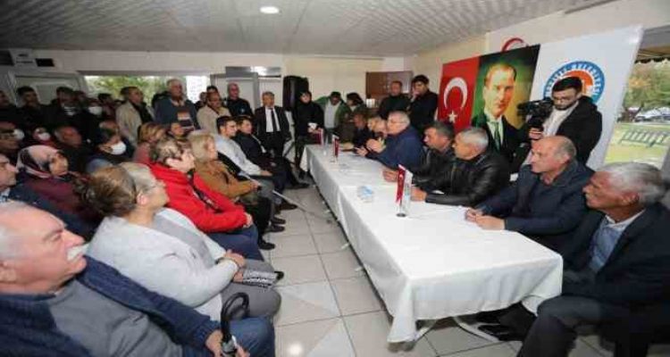 Başkan Tarhan, Mezitli'deki hasarlı binalarla ilgili bilgilendirme yaptı