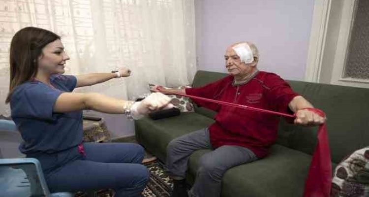 Evde Sağlık ve Bakım Birimi umut olmaya devam ediyor