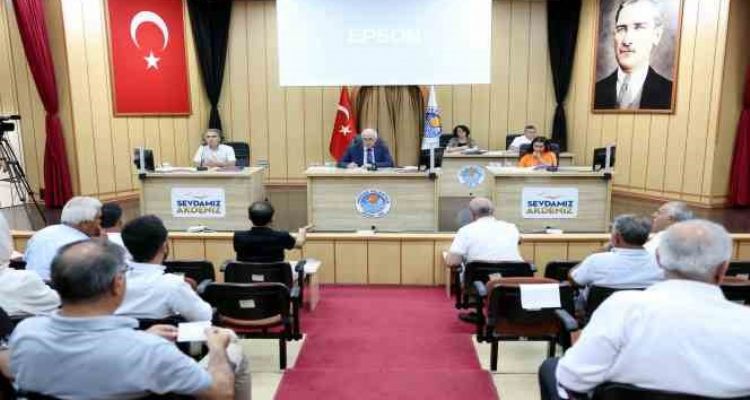 Akdeniz Belediye Meclisinde Kur'an kursu tartışması