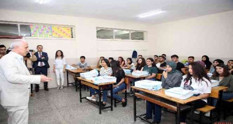 Akdeniz Belediyesi Etüt Merkezinden tercih yapacak gençlere destek