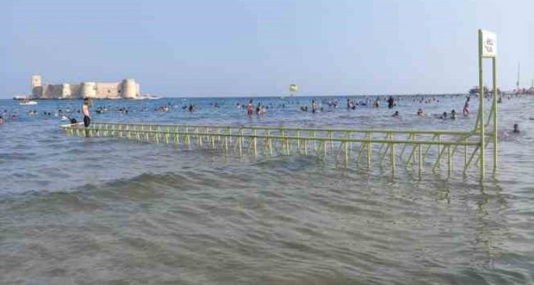 Mersin'de plajlar Kurban Bayramında doldu taştı